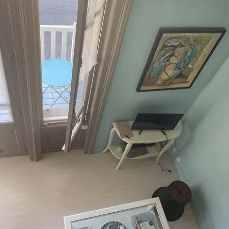 In A 19th Century With Parking Apartamento