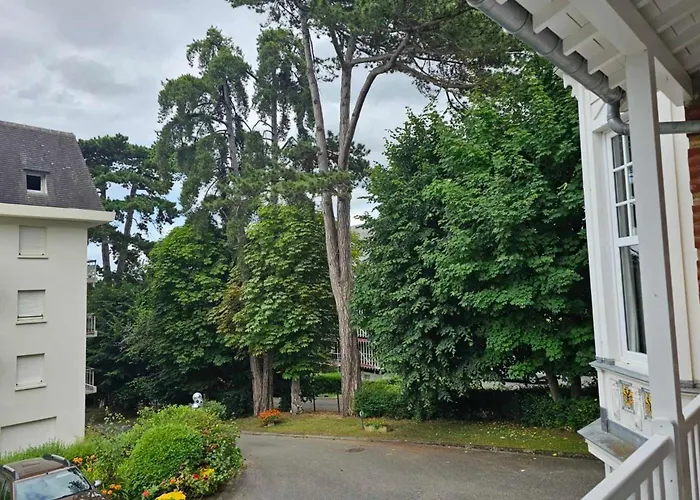 In A 19th Century With Parking Apartment